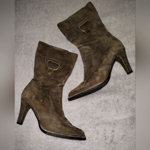 New Brown Suede heeled boots size 37 flaw minor flaking of gold liner